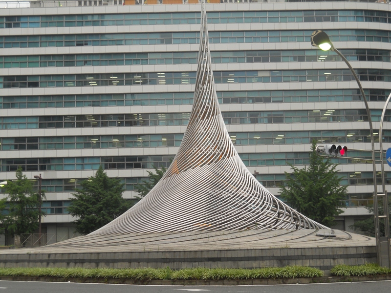 Monumento nei pressi della Stazione di Nagoya -Monument near Nagoya Station